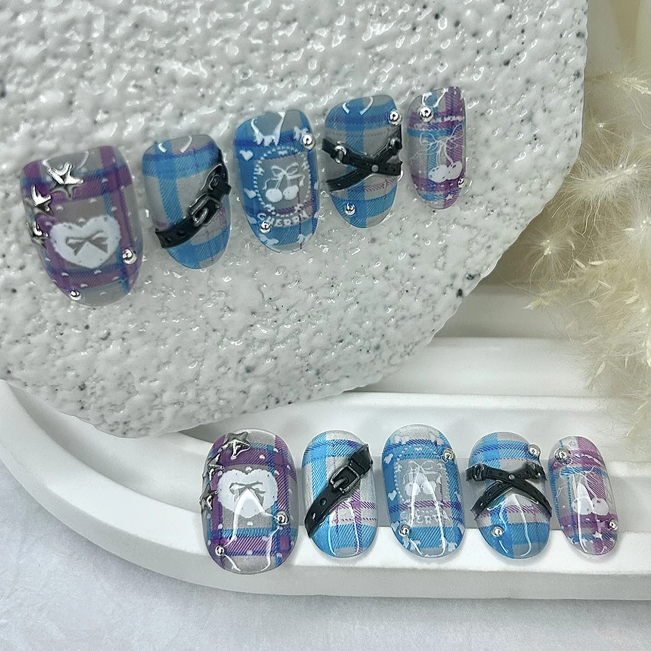 Baddie Y2K Neon Blue Pink Checkered Oval Short Press On Nails Handmade 3D Star Stud Bow Cherry Cute Cat Eye Glitter Fake Nails