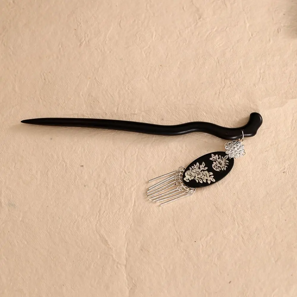 Palillo para el pelo de madera de sándalo con borla plateada, horquilla de estilo chino con luna creciente, para Cheongsam y Hanfu