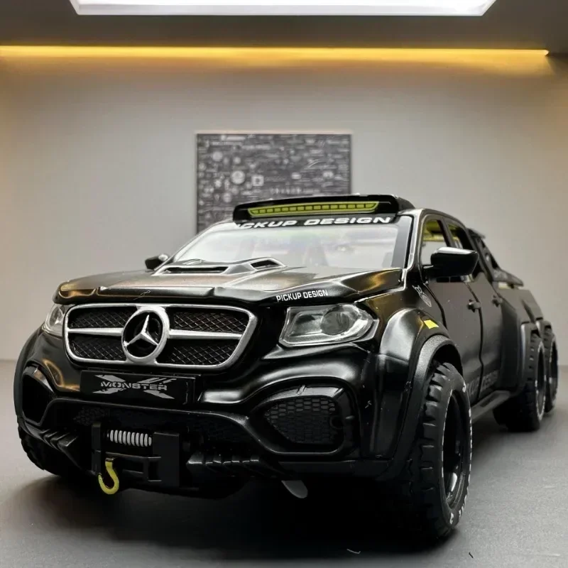 Simulation 1:28 Scale Benzs X-Class 6X6 Off Road Vehicles Model Sound and Light Metal Pickup Car Toys Kids Boys Gift Voiture