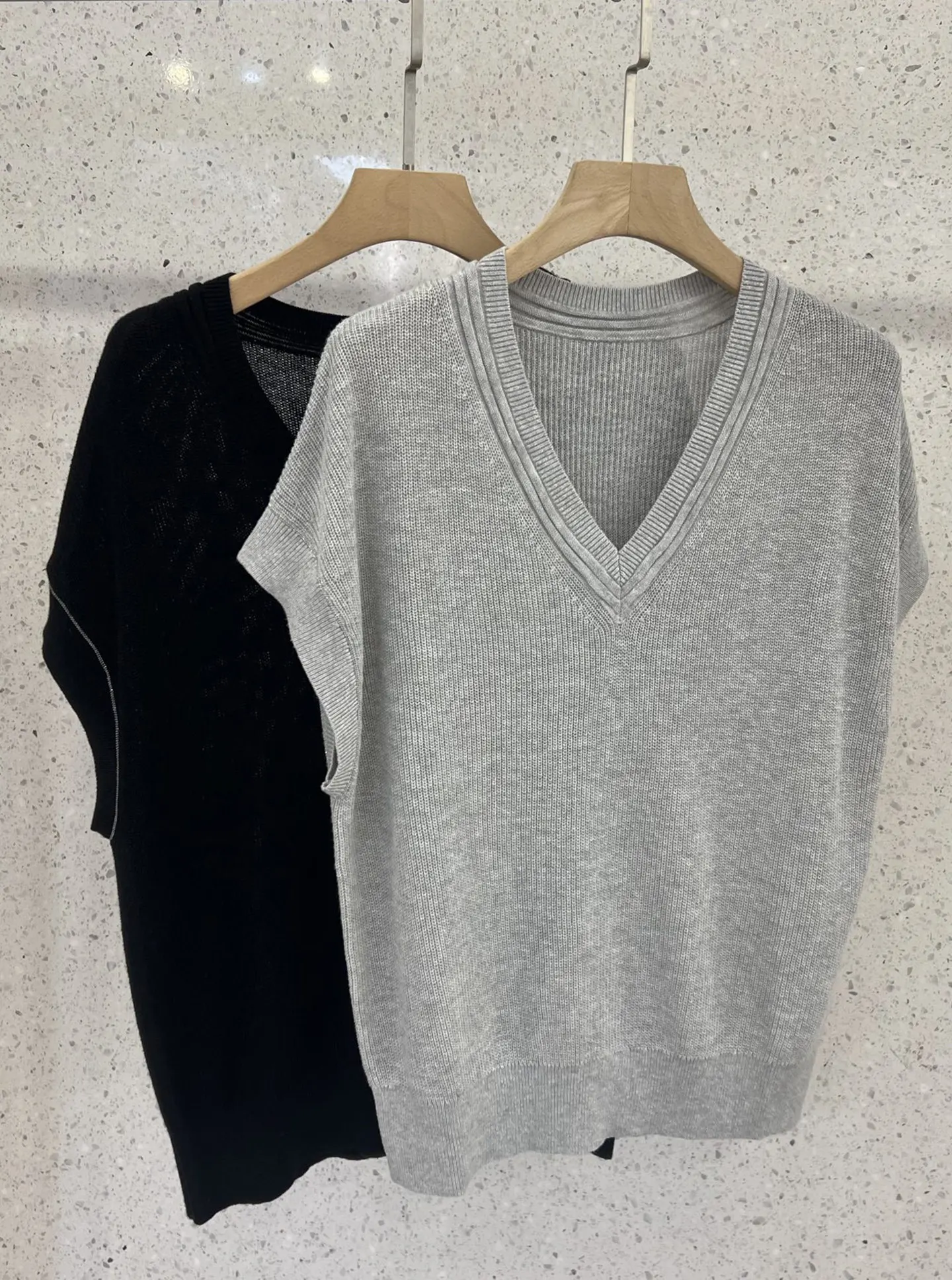 Women's Summer New Heavy Industry Bead Chain V-neck Short sleeved Silk Linen Knitted Sweater T-shirt