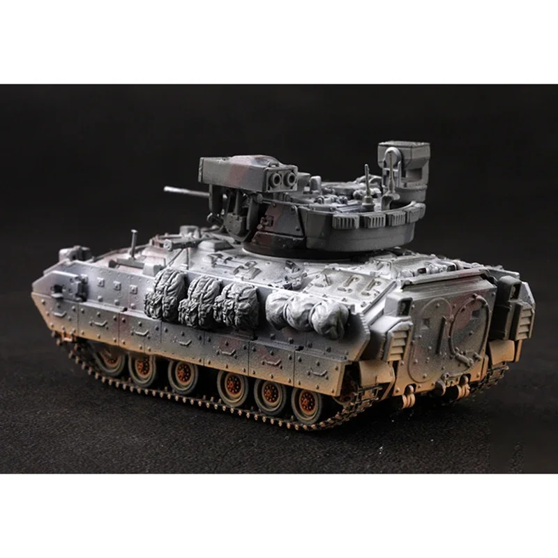 1/72 Scale American M2A3 Bradley Infantry Fighting Vehicle Snow Painting Version 63121 Finished Product