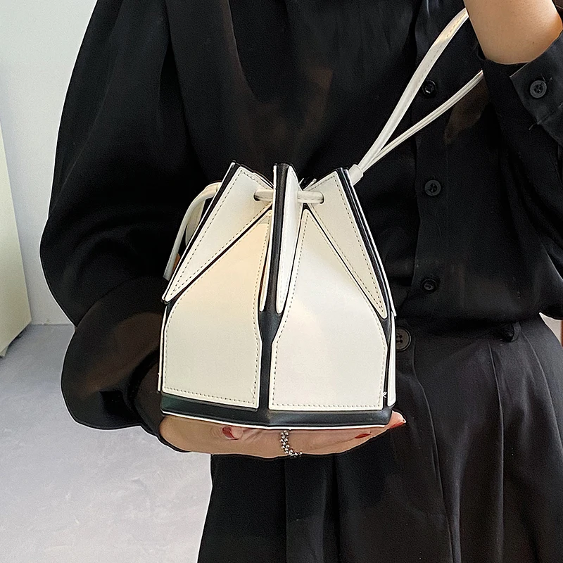 Fashion Women\'s Bucket Shoulder Bag 2022 New Personality Drawstring Small Handbag All-match Chic Crossbody Bags for Party