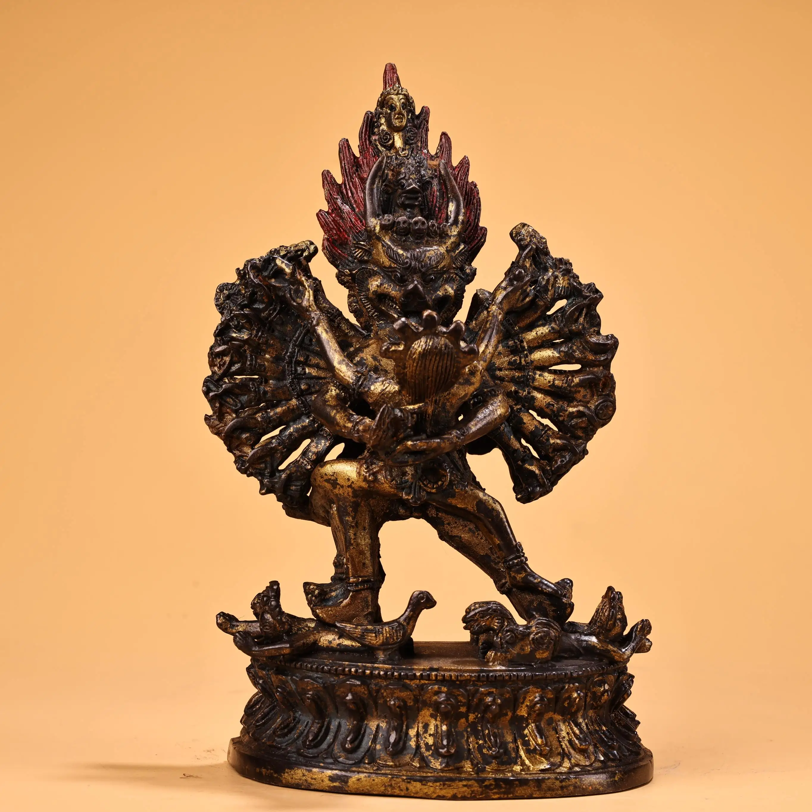 

Nepalese folk Bronze Gilded Yamantaka Standing Buddha Backlight Lotus Terrace Worship Hall Town house