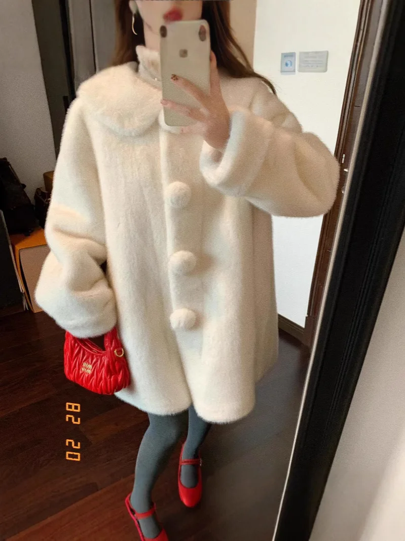 

Пальто из искусственного меха Длинные женские пальто Женские уличные средней длины Весенняя дочь Старый стиль Теплый модный галстук на пуговицах с V-образным вырезом Тенденция