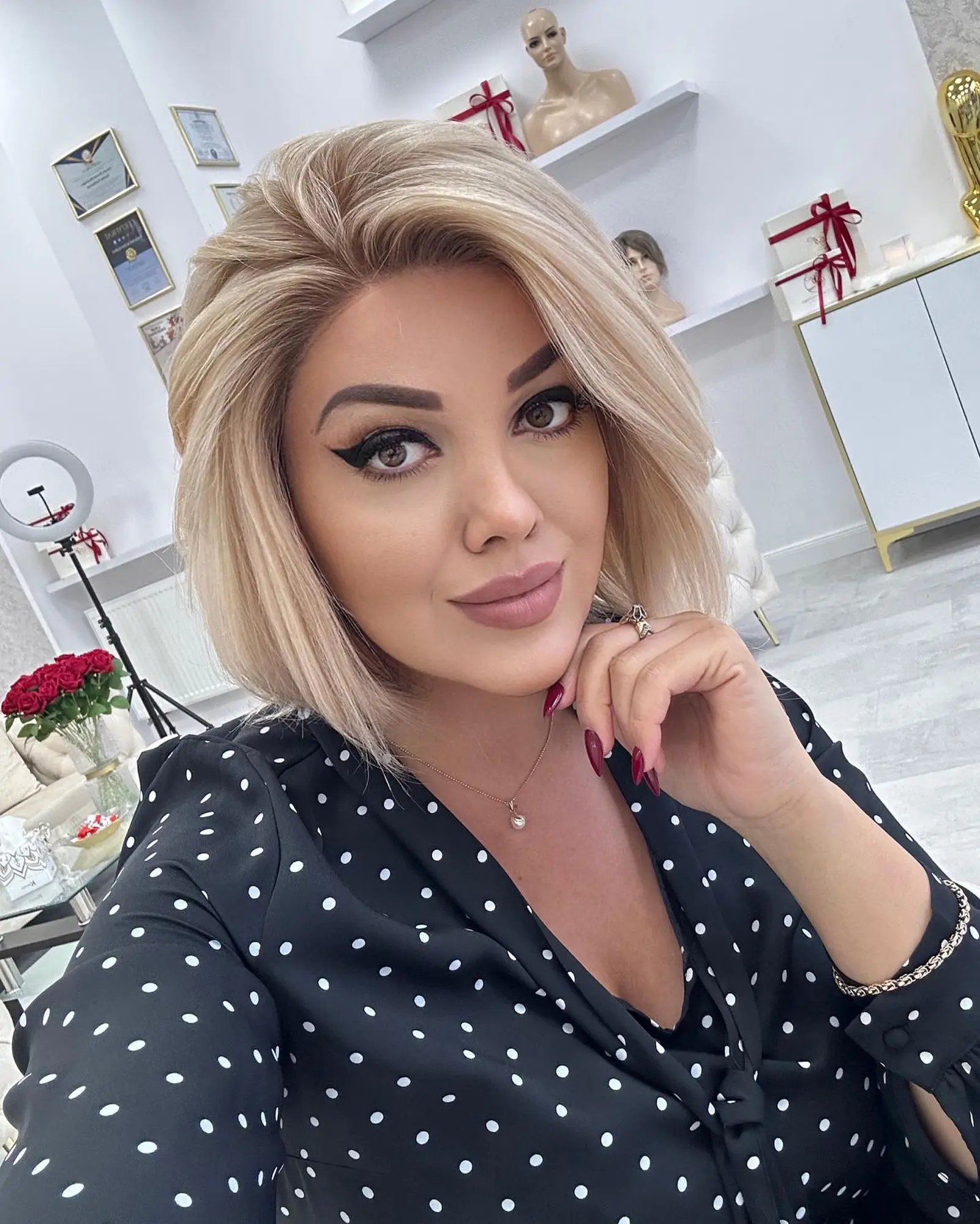 أومبير أشقر فاتح بيروكات صناعية تسليط الضوء على بوب الطبيعي مستقيم غلويليس 13*4 HD الدانتيل الشفاف الباروكات ألياف مقاومة للحرارة