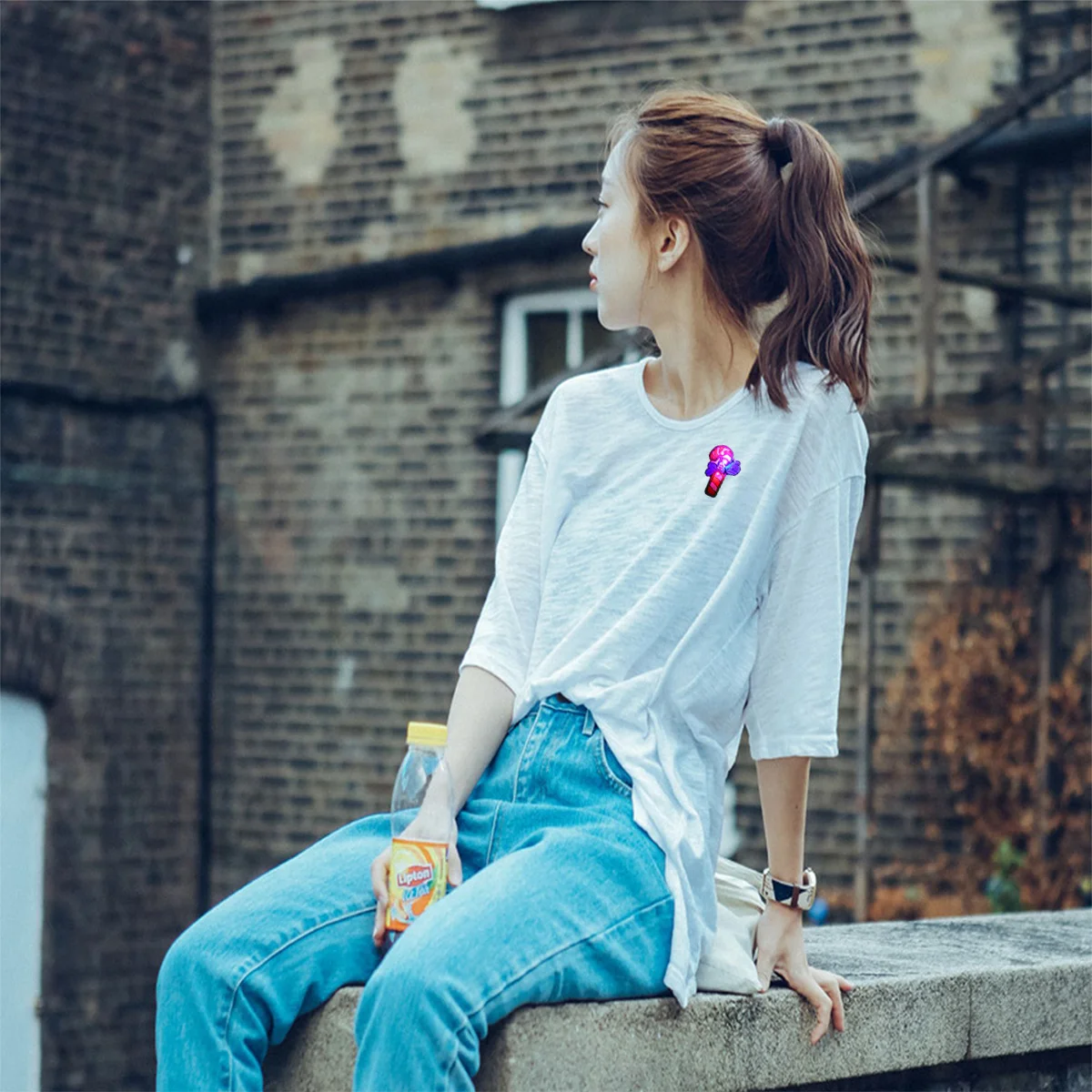 

25Pcs Christmas Glitter Brooches Glowing Badges Button Off Perfect for Clothing Bags Scrapbooking Hair Clips Luminous