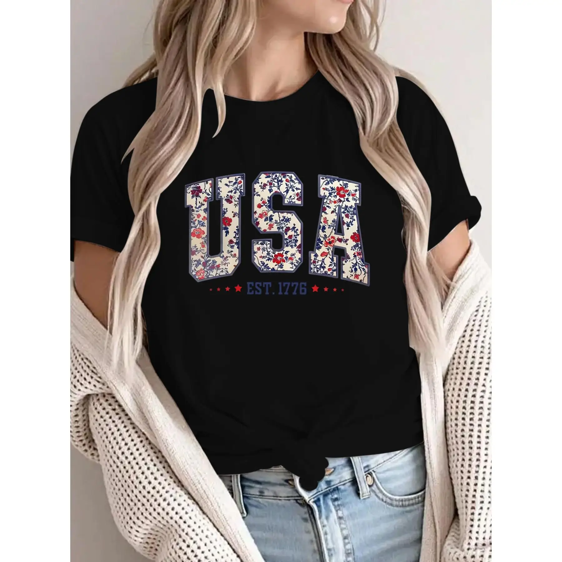 

USA T-shirt Women Floral Patriotic Graphic Tee Vintage 4th of July Outfit Cottagecore American Summer Top