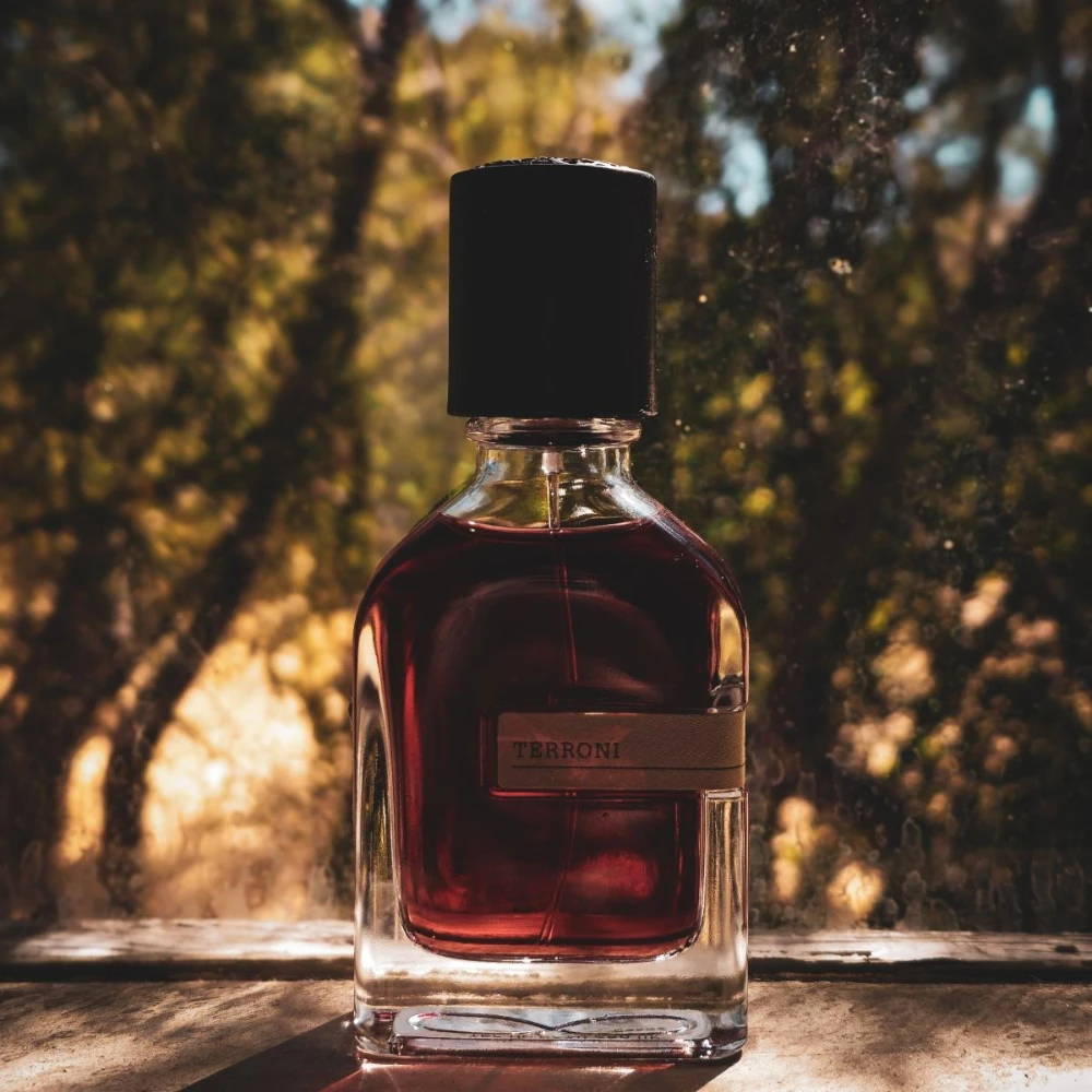 Perfume de madera Oriental de larga duración Unisex, 50ml, Aroma elegante con ámbar cálido, notas terrías de almizcle suave, fragancia cautivadora profunda