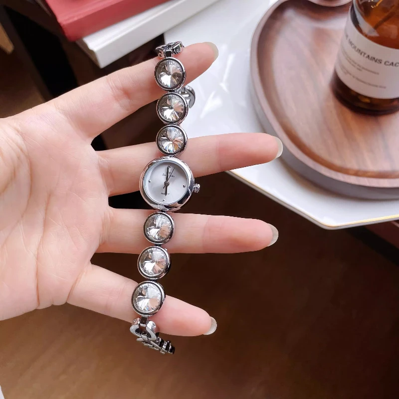 Classic Trend Ladies Watch Elegant Simple Light Luxury Retro Waterproof 2025 Quartz Watch Birthday Gift