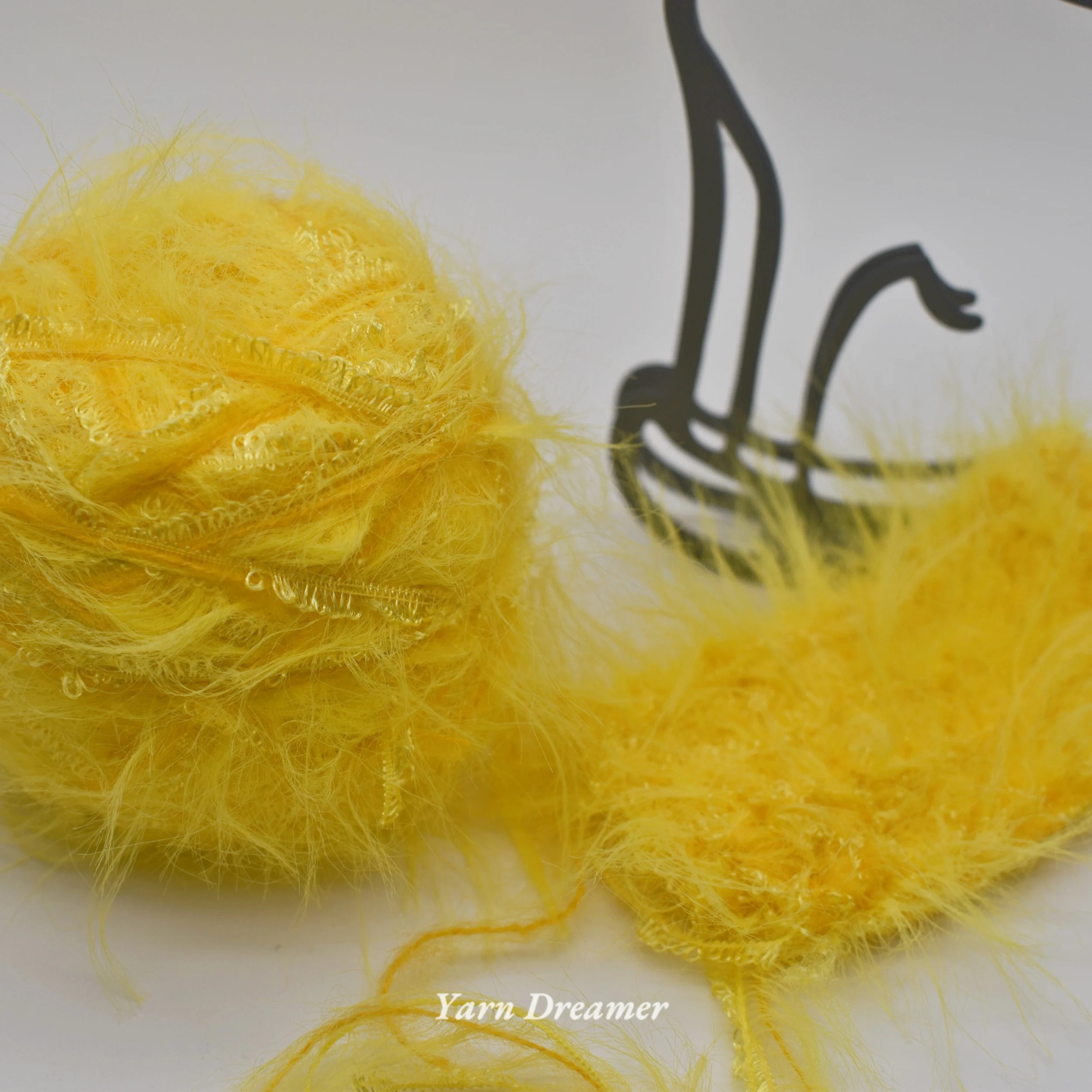 

Yellow Plush Yarn for Crochet Wool Thick Crochet Yarn in Bulk Glitter Soft Fur Knitting Yarns for Crochet accessories