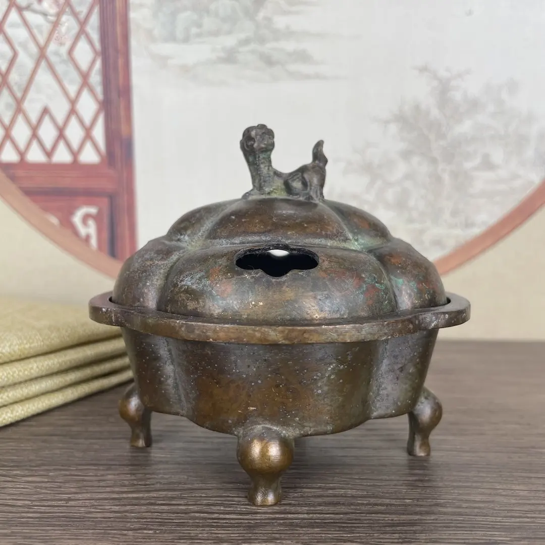 

Special-shaped plum blossom-shaped legged bottom lion cover stove aromatherapy stove household ornament with fine workmanship