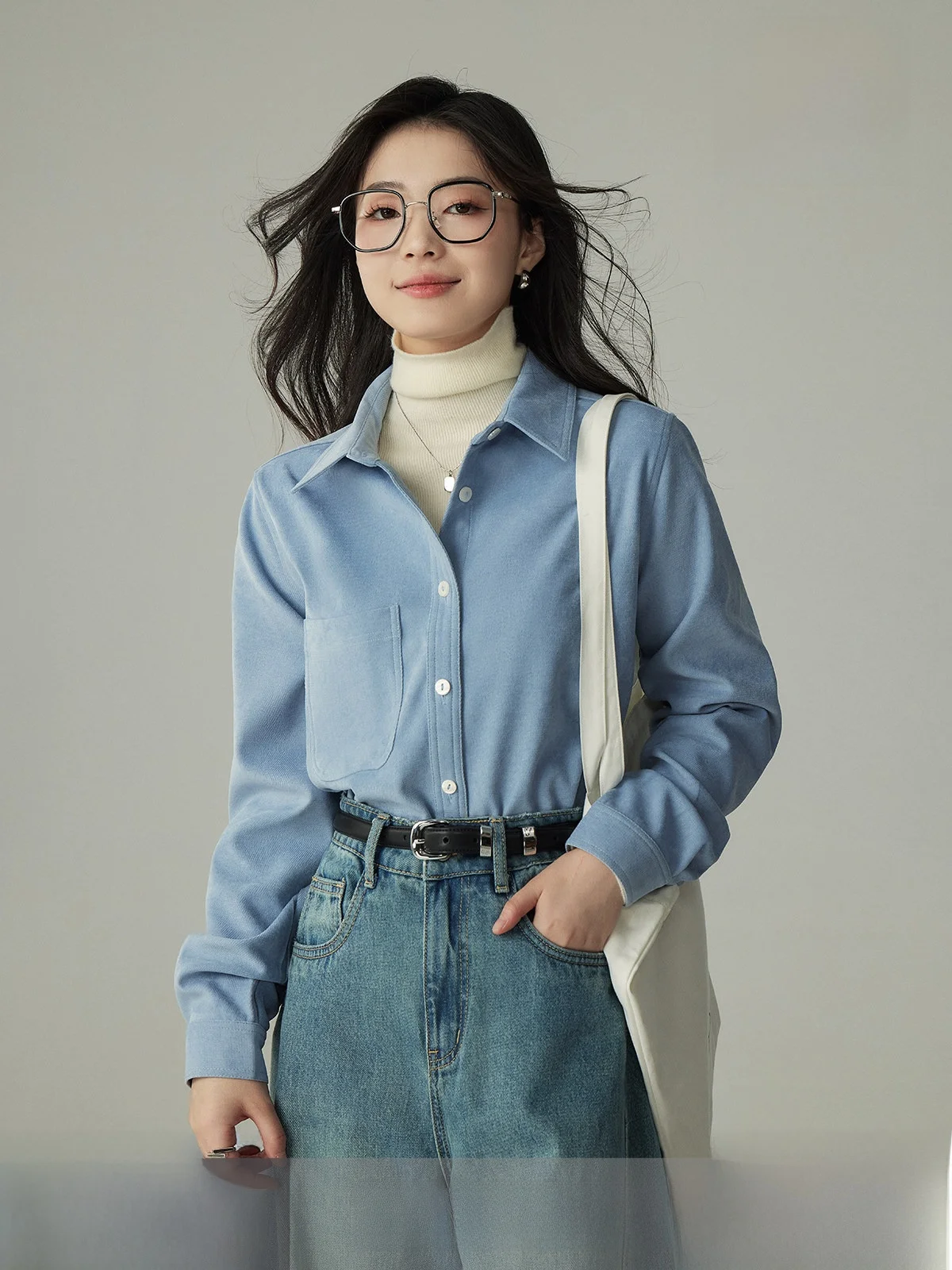 

Женская повседневная рубашка Yake Home 20 для работы, не требующая глажки, с V-образным вырезом, прямым кроем, длинным рукавом и флокированным дизайном