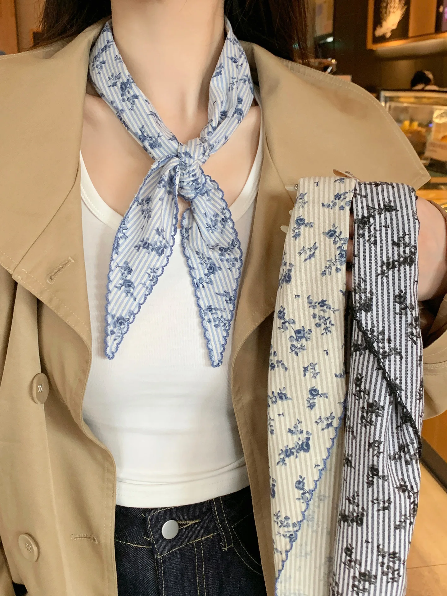 Retro Floral Print Scarf Women's Photography Atmosphere  Thin Neck Protection Scarf Decorative Small Square Scarf