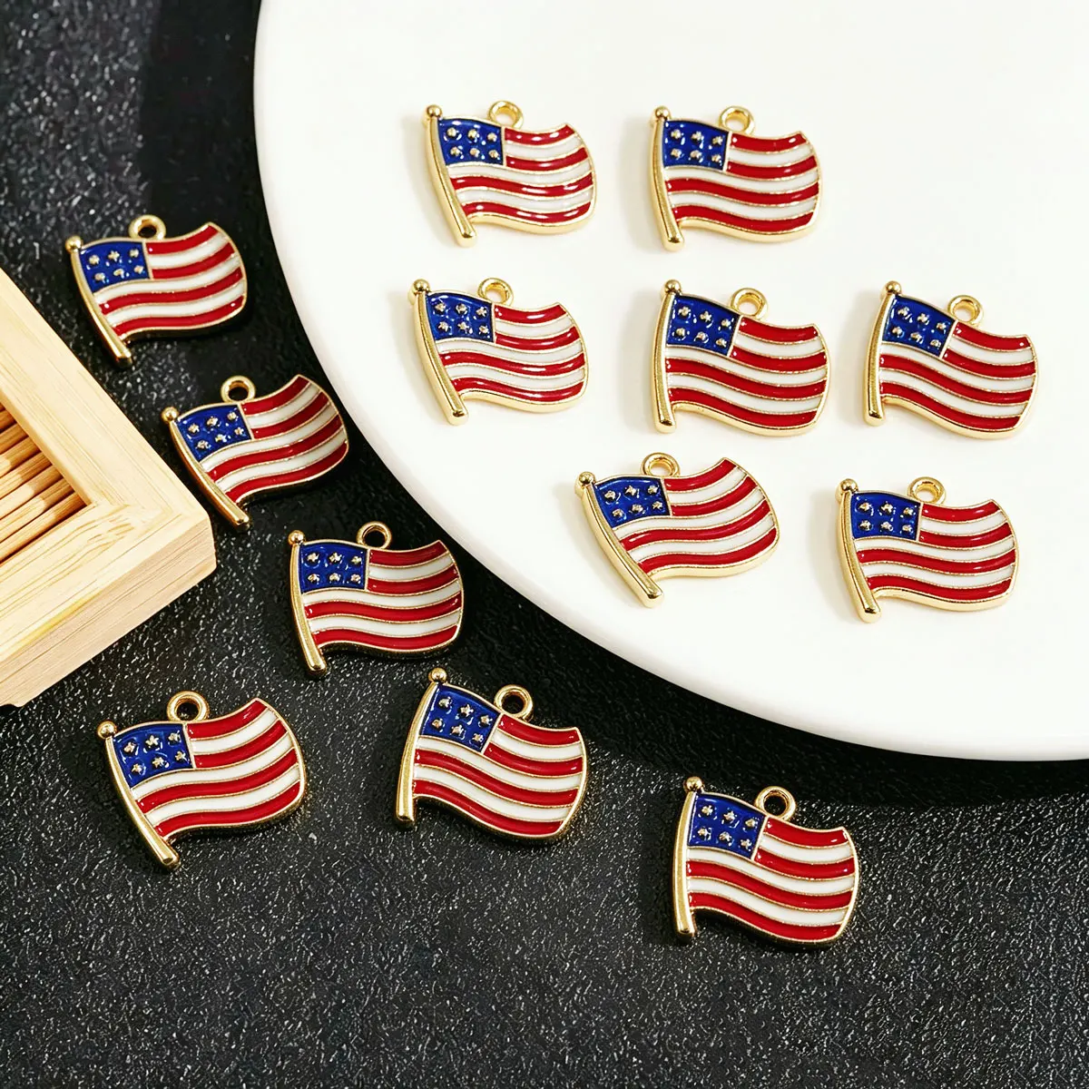 アメリカ国旗エナメルチャーム金メッキ合金ペンダント、ジュエリー製作DIYブレスレットネックレスイヤリングアクセサリー用 1