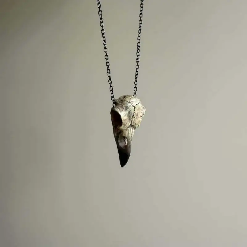 3D Raven Skull Necklace Resin Gothic Crow Pendant Vintage Halloween Jewelry for Punk Party Cosplay Gift