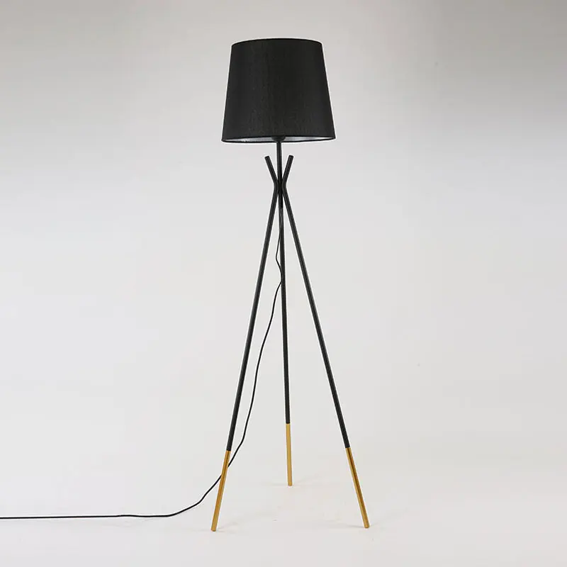 European Style Iron Floor Lamp Bedroom Bedside Triangle Sofa Floor Lamp Living Room Hotel Lamp Black White Bedroom Stand Light