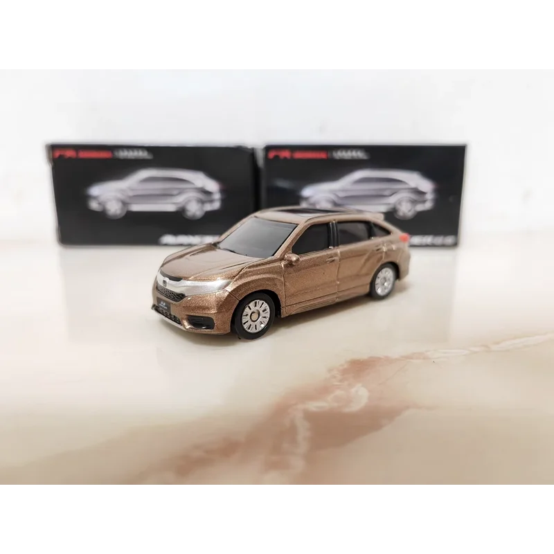 

Diecast 1:64 Scale Original Guangqi HONDA AVANCIER SUV Alloy Car Model Collectible Toy Gift Souvenir Display Ornament