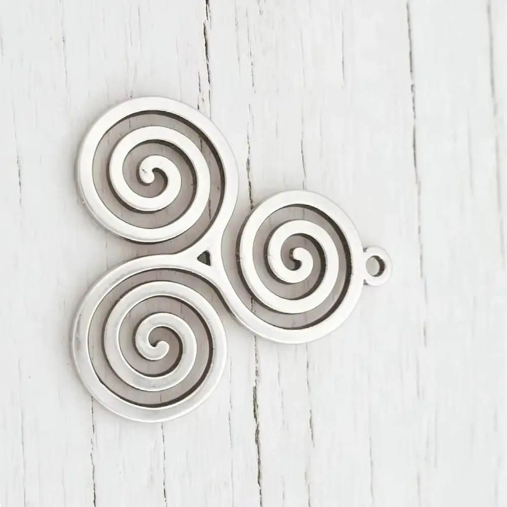 10 x Tibetan Silver Triskele Triskelion Triple Spiral Celtics Knot Charms Pendants for Jewelry Making 35x33mm