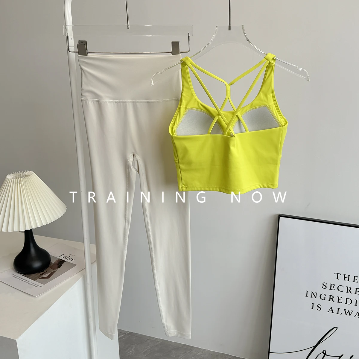 

Спортивный костюм для женщин, новинка 2023 года, тренировочный костюм для йоги для похудения, лето, красота, спина, тренажерный зал, утренний бег, скоростная сушка одежды