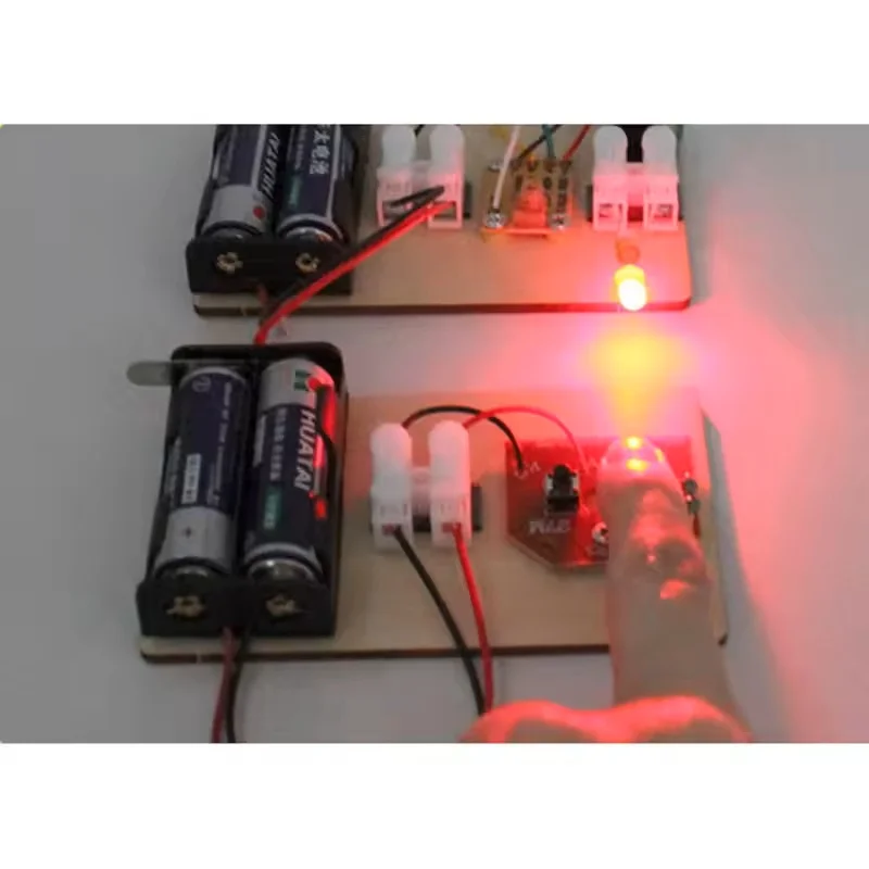 Afbeelding 4: STEM DIY Telegraafmachine Model Natuurwetenschappelijk Experiment Apparatuur Educatief leermiddel voor schoollaboratoriumtraining