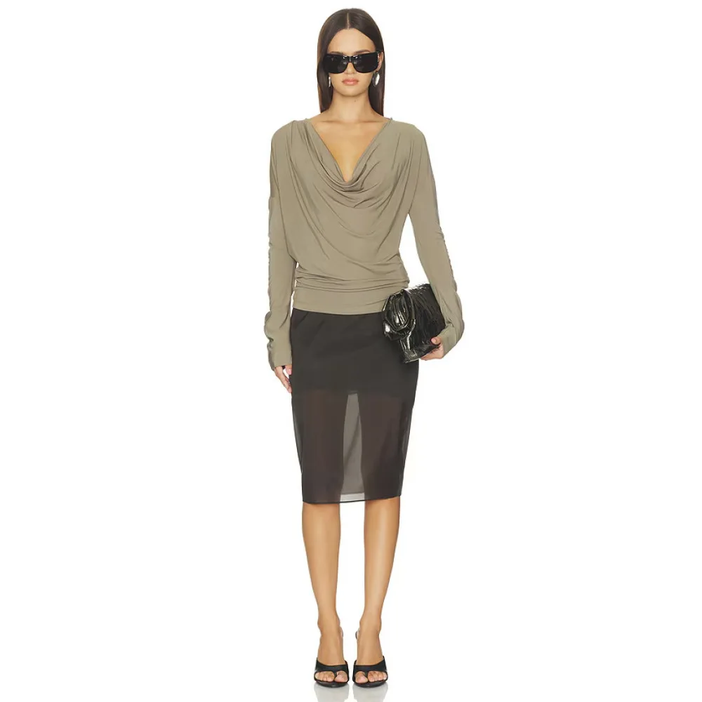 Minimalist retro long-sleeved T-shirt with pendulous collar, feminine temperament, wearing a halter and waist-closed lady's top.