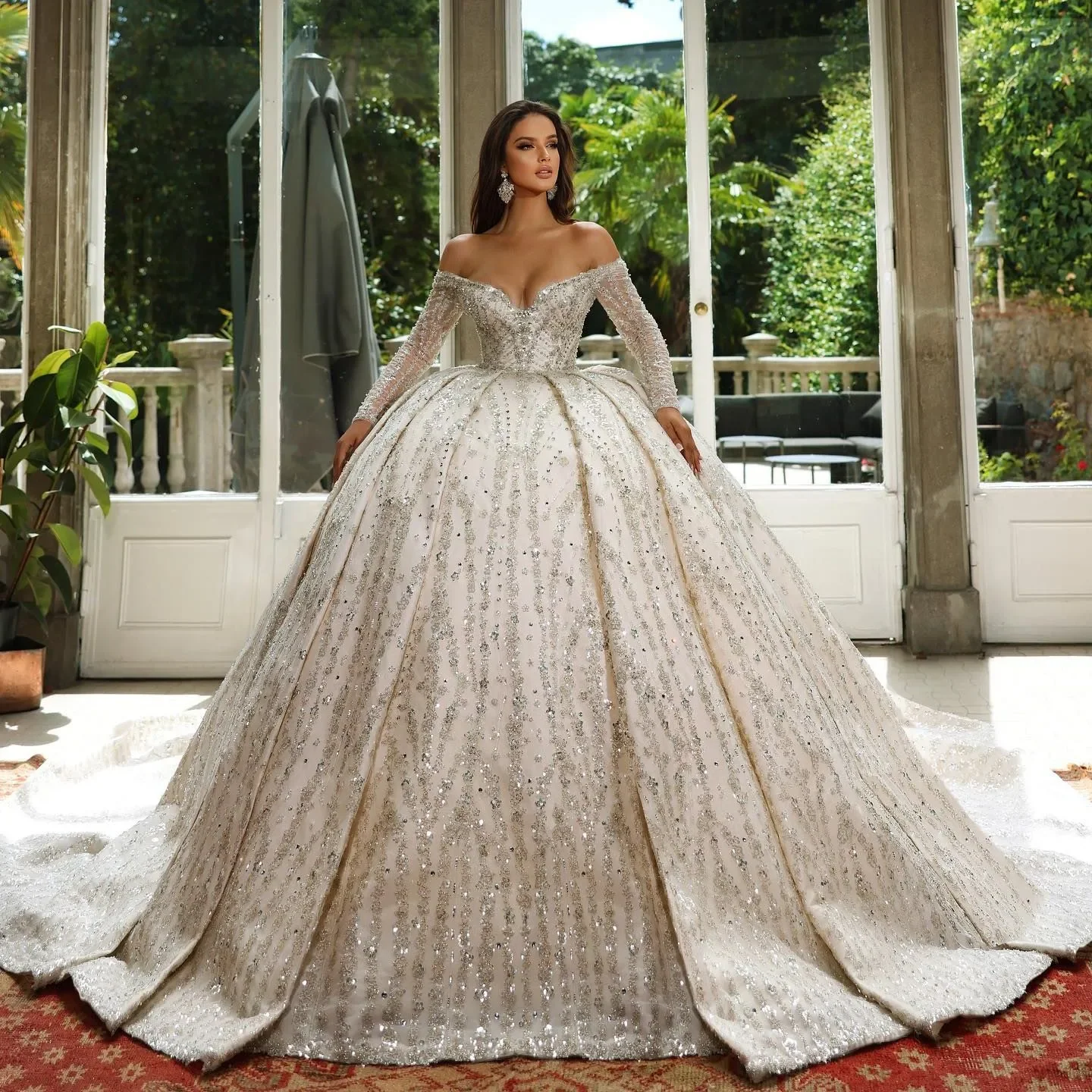 

Luxury Sparkly Ball Gown Wedding Dresses Off Shoulder Long Sleeve Beaded Sequins Bridal Gown With Cathedral Train Customized