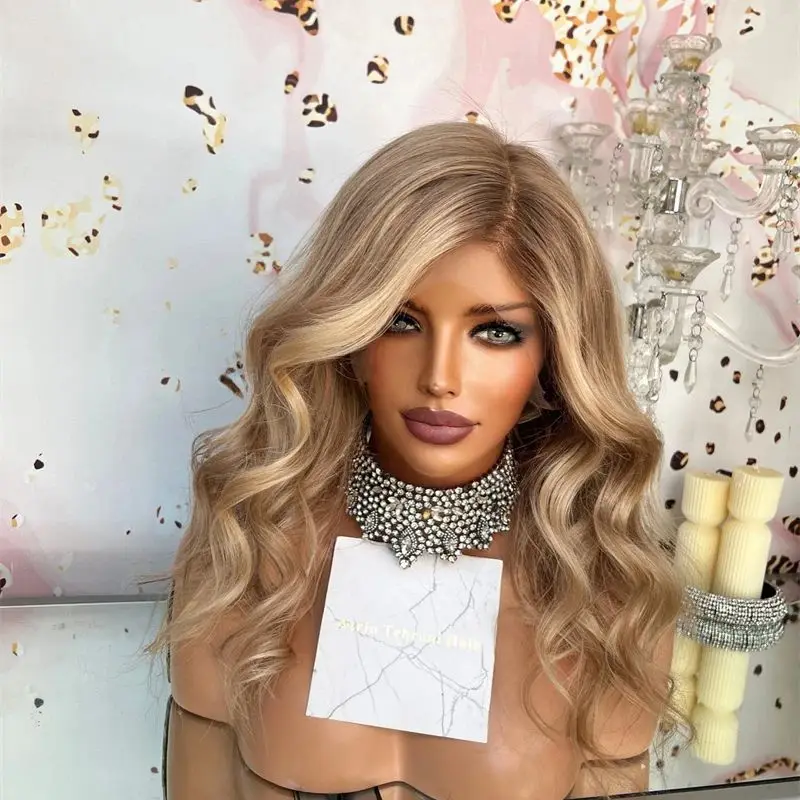 Hittebestendige zachte middendeel synthetische gemengde vezels voor vrouwen 20 '' hoge kwaliteit pruik honingblond bruin balayage gekleurde pruik