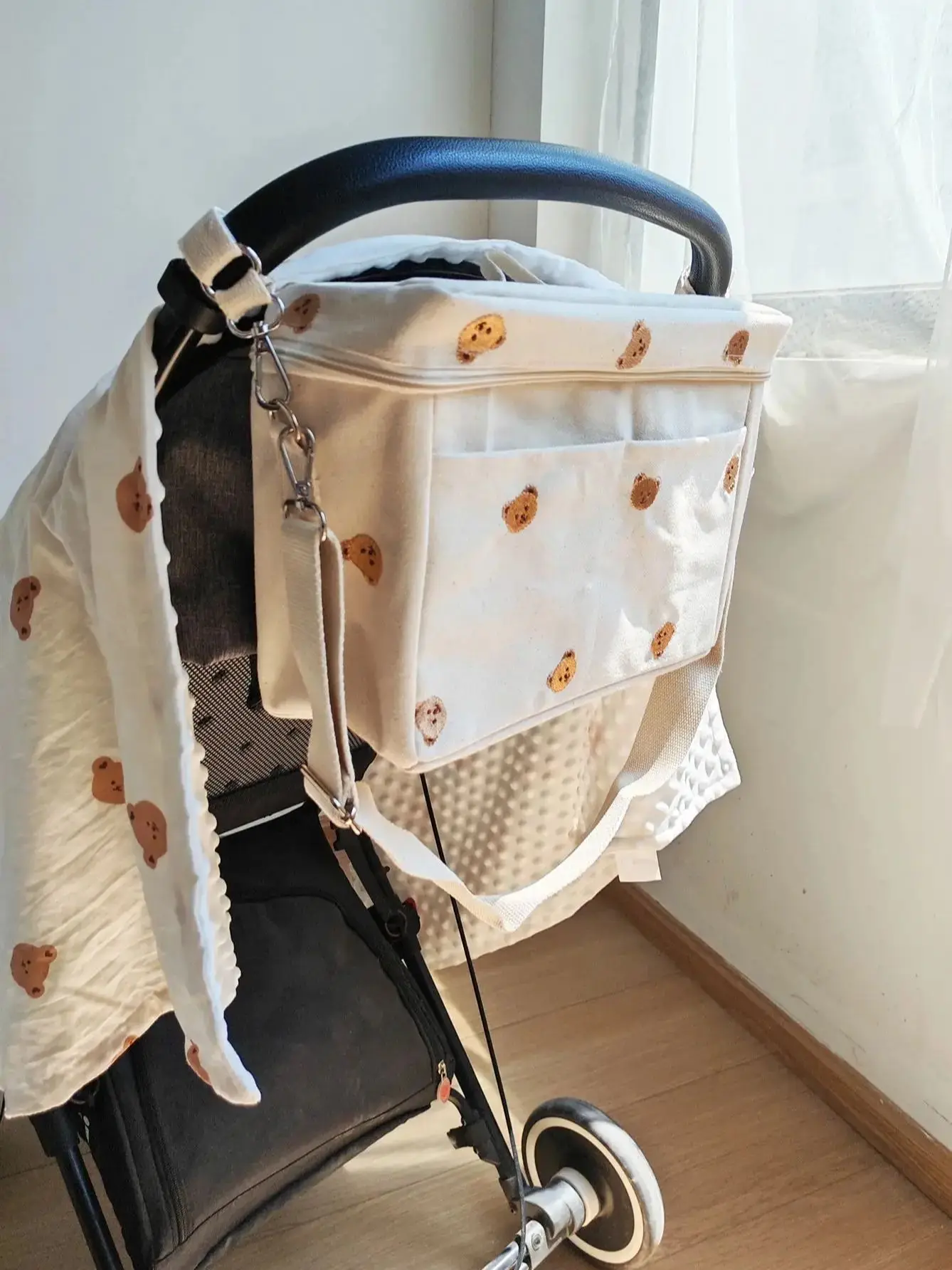 Baby stroller storage bag Mommy goes out to store milk thermal ice pack