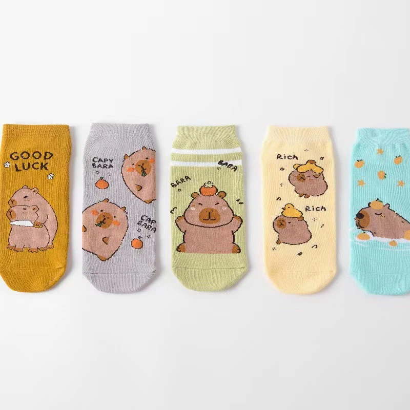 1 par de nuevos calcetines bonitos de capibara de dibujos animados para mujer cómodos calcetines Harajuku Skateboard Girl calcetines tobilleros cortos de algodón