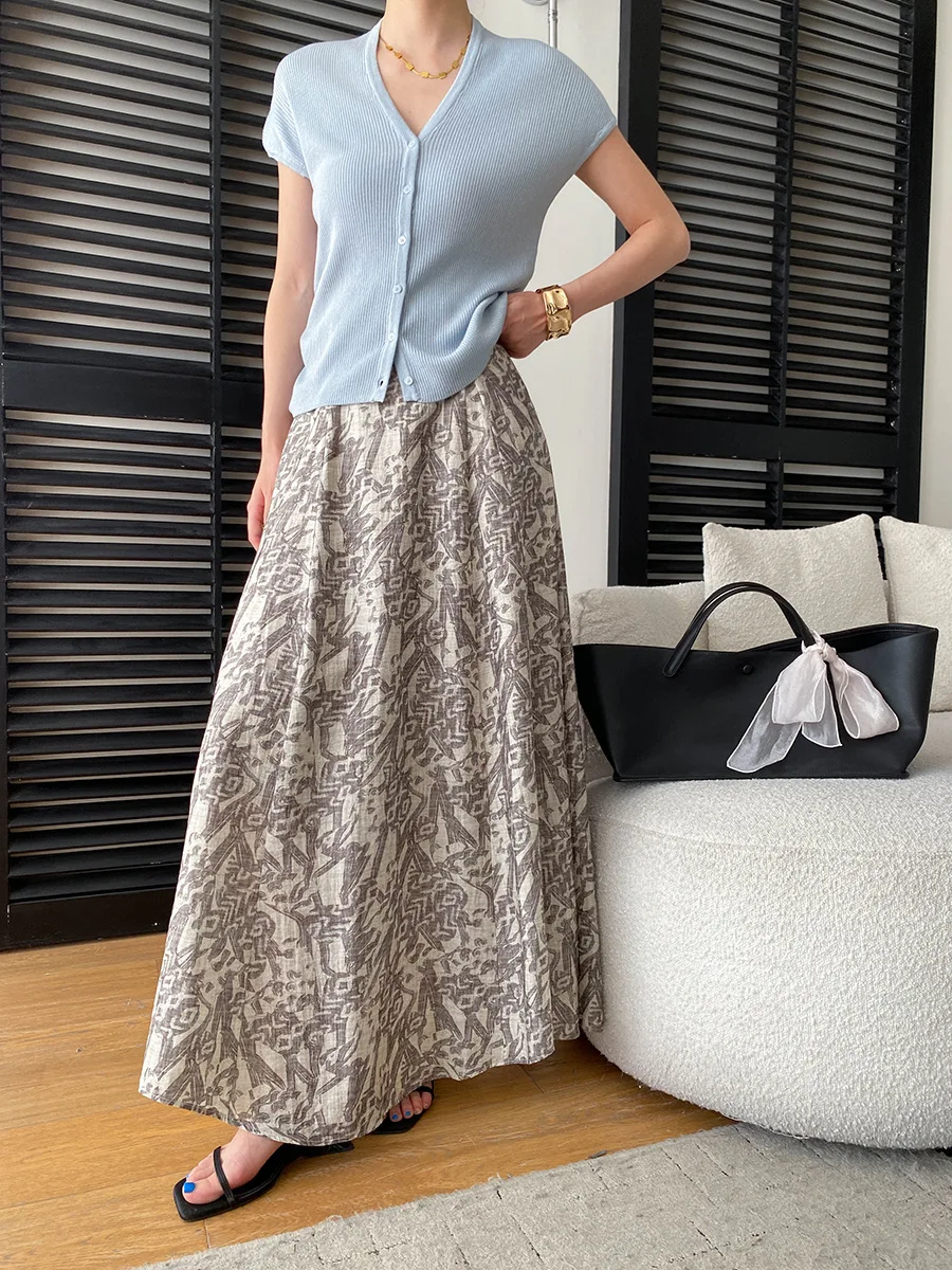 Sommerlicher Damen-Cardigan in unifarbenem, französischem Stil, V-Ausschnitt, figurbetonend, mit Taschen an den Schultern und gestrickten Ärmeln. – Detail 22