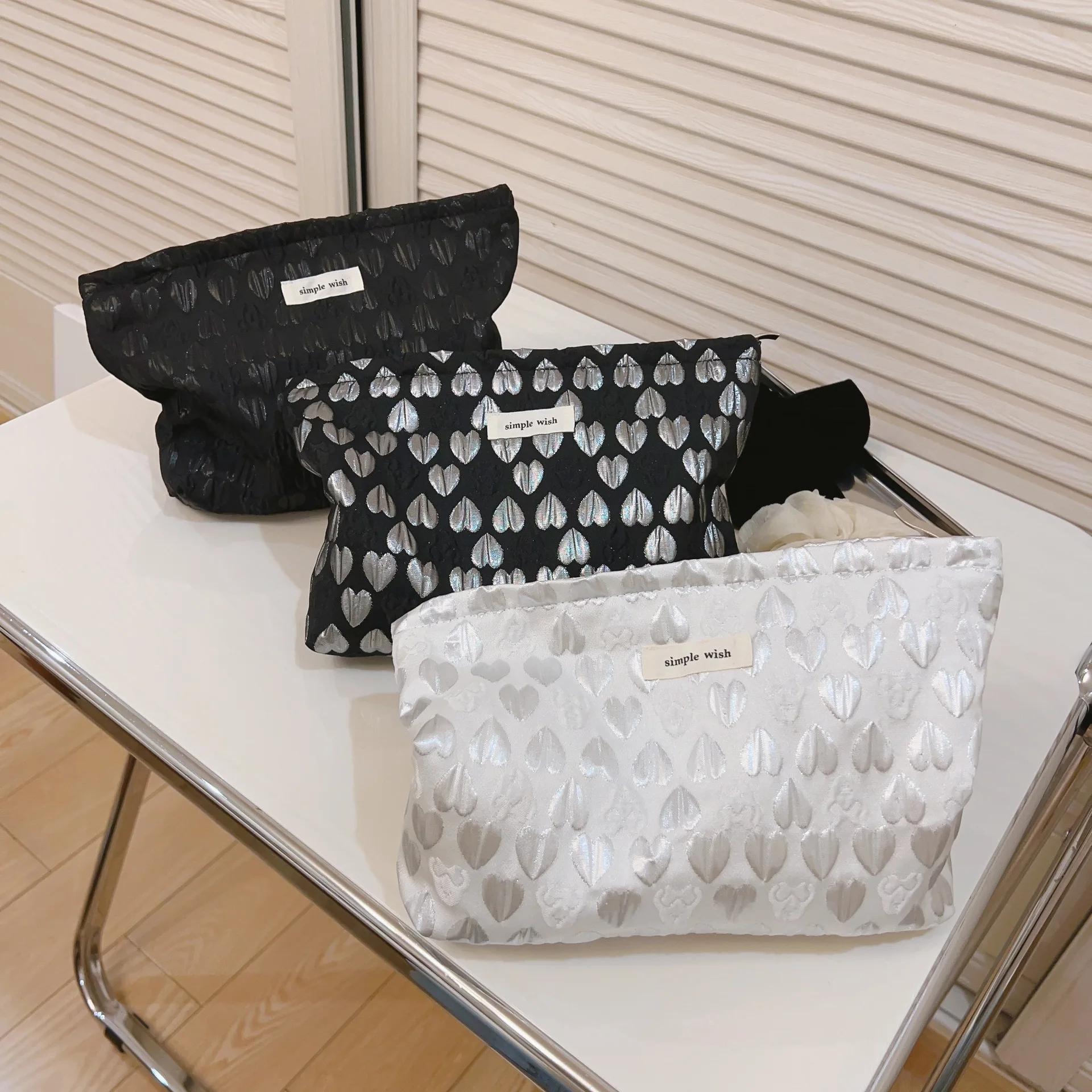 

Ladies' Cosmetic Bags Love Shining Fashionable Sweet Trendy Makeup Bags Large Capacity High Quality Canvas Storage Bags For Girl