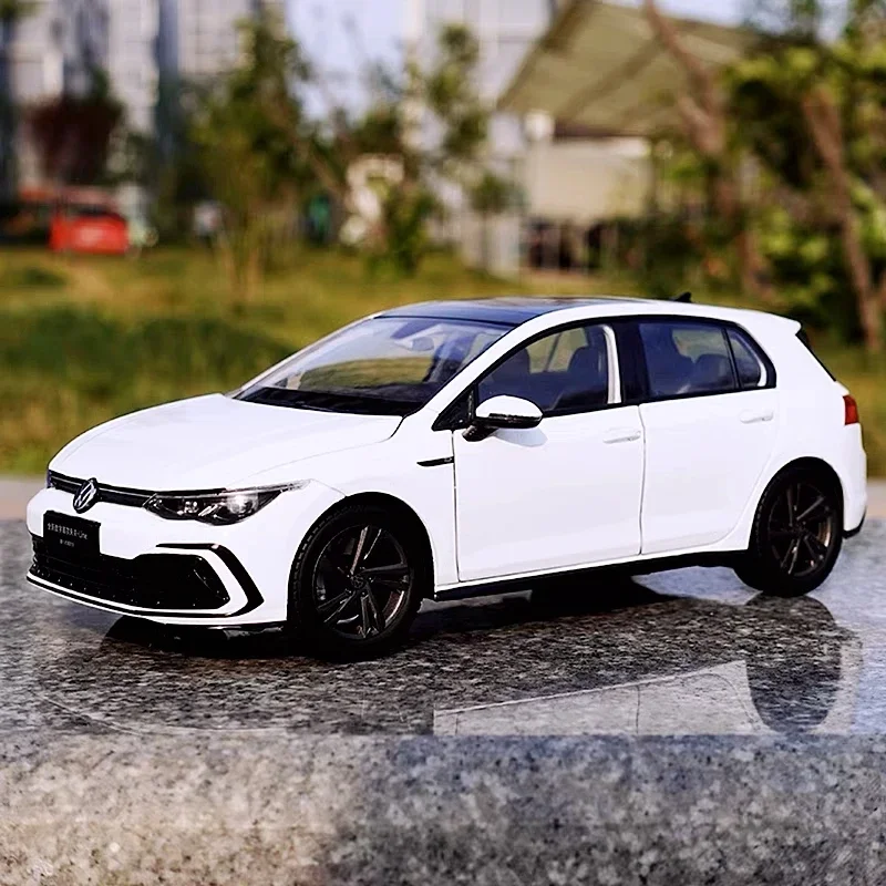 1:18 Volkswagen Golf  R-Line 8th Generation High Simulation Diecast Car Metal Alloy Model Car gift collection decorative toy P66