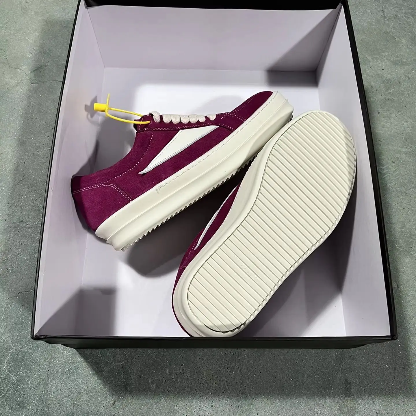 

Brand Genuine Cow Suede Man Sneakers and Casual Shoes Woman Low-top Leather Shoes Bright Pink Shoe Outdoor Luxury Designer Shoes