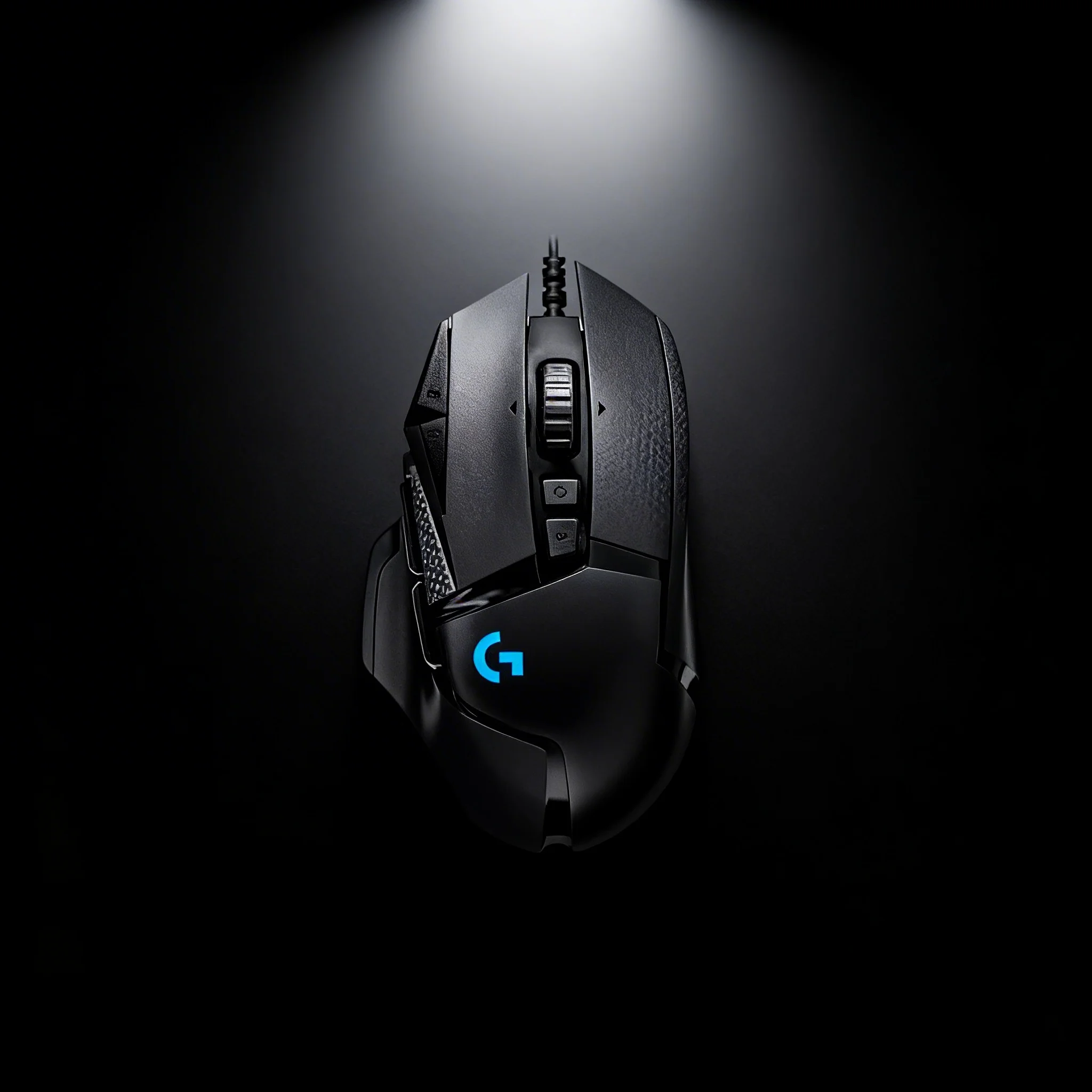 Logitech G502 HERO/G402 wired gaming mouse: A sleek black design, HERO sensor, combining performance and aesthetics.