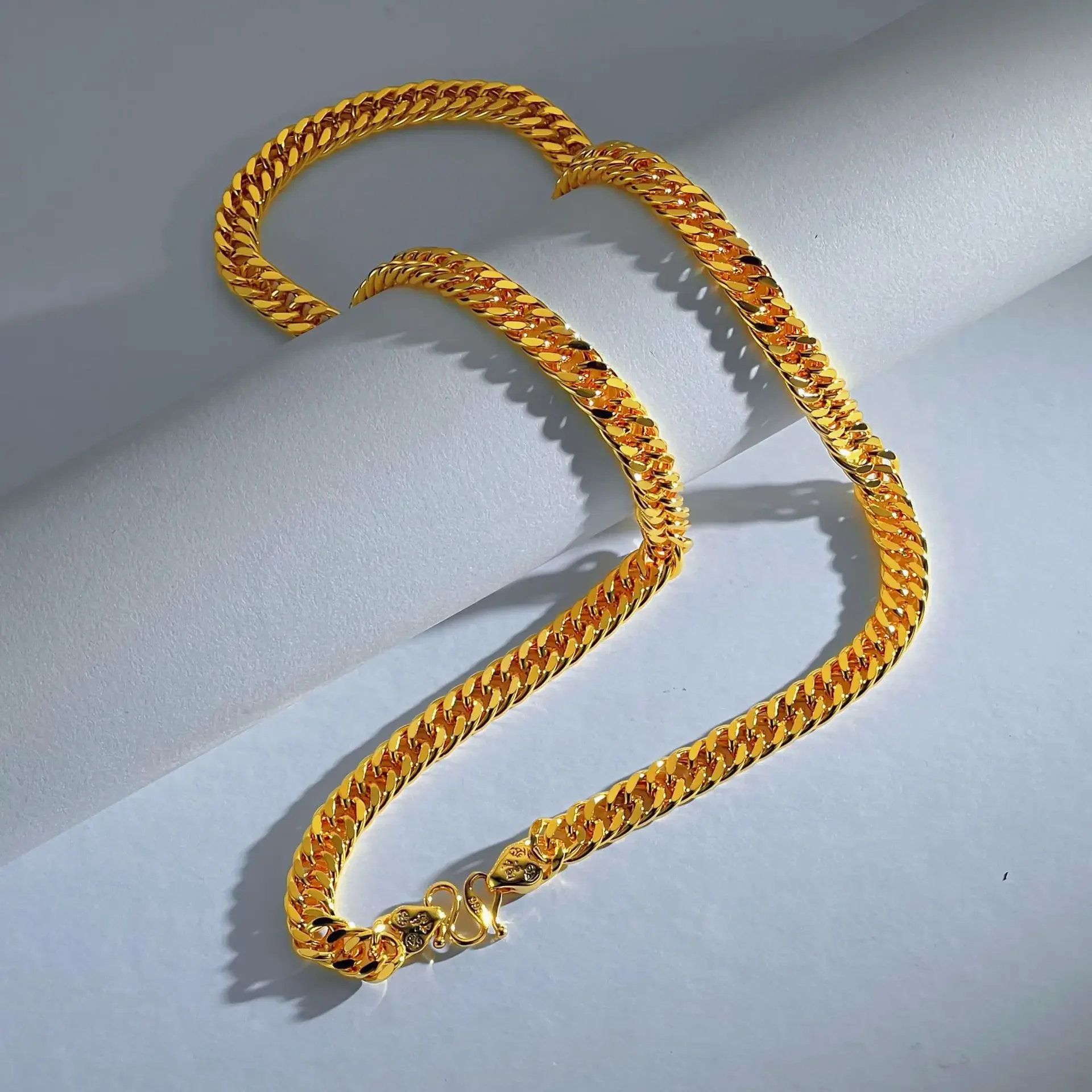 

Bold Versatile Necklace Men Business Occasions 24K Gold, AU999 - Gold Shine Enhances Boldness, Versatile for Business