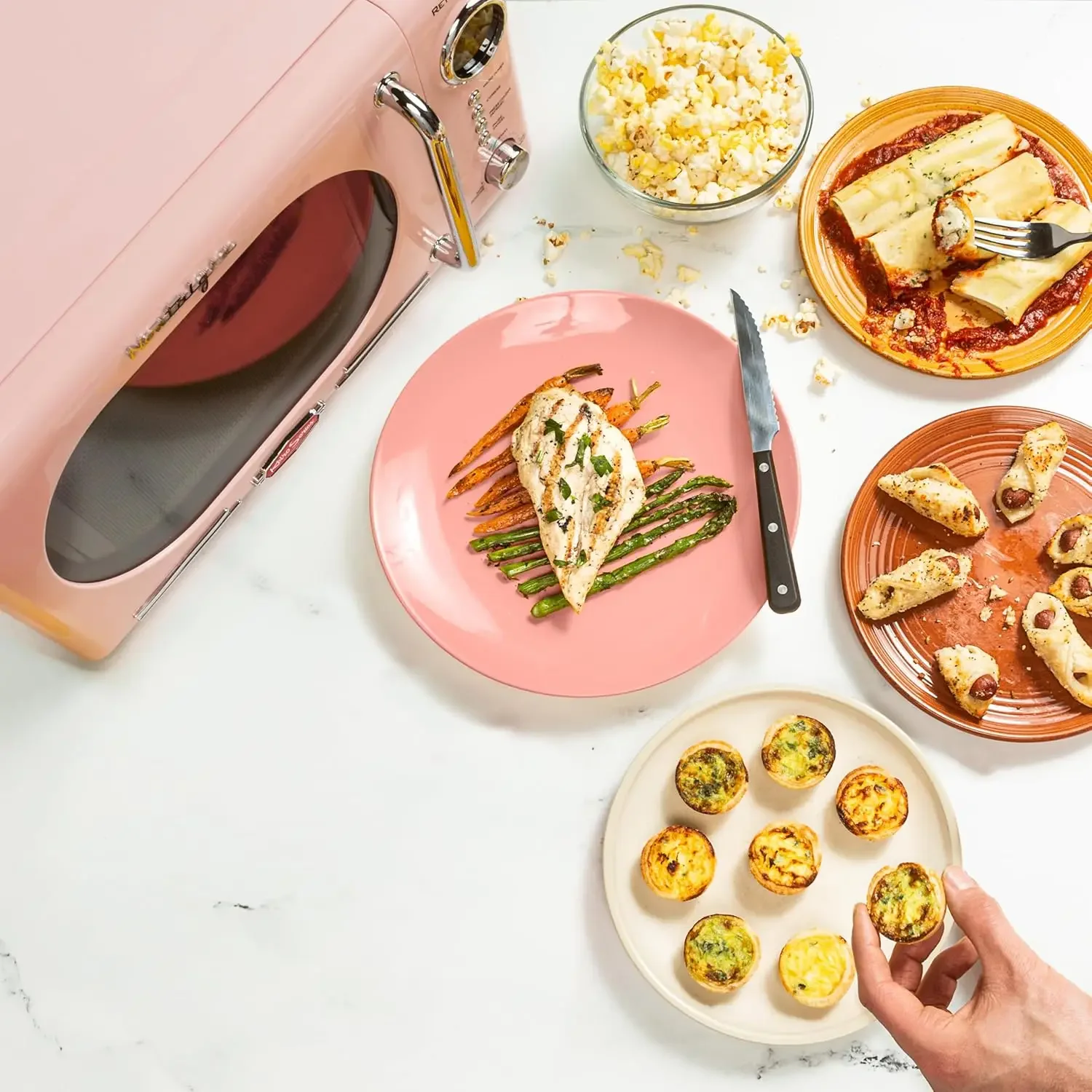 Retro Compact Countertop Microwave Oven 0.7 Cu. Ft. 700-Watts with LED Digital Display Child Lock Easy Clean I