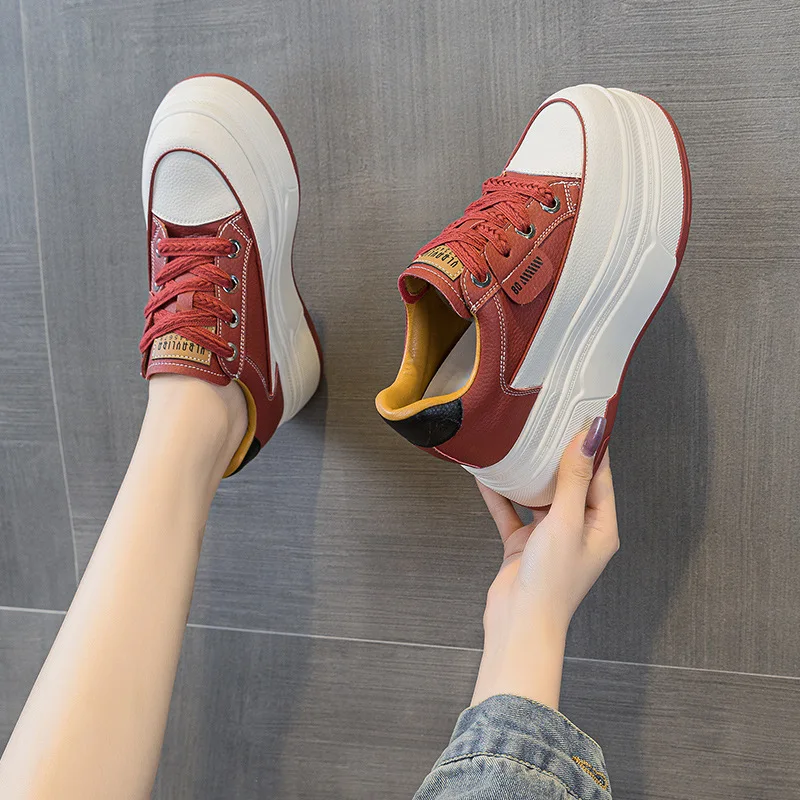 

Новые женские повседневные осенние ботинки из коровьей кожи на танкетке 9 см, массивные кроссовки, весенне-осенние вулканизированные туфли на толстой подошве