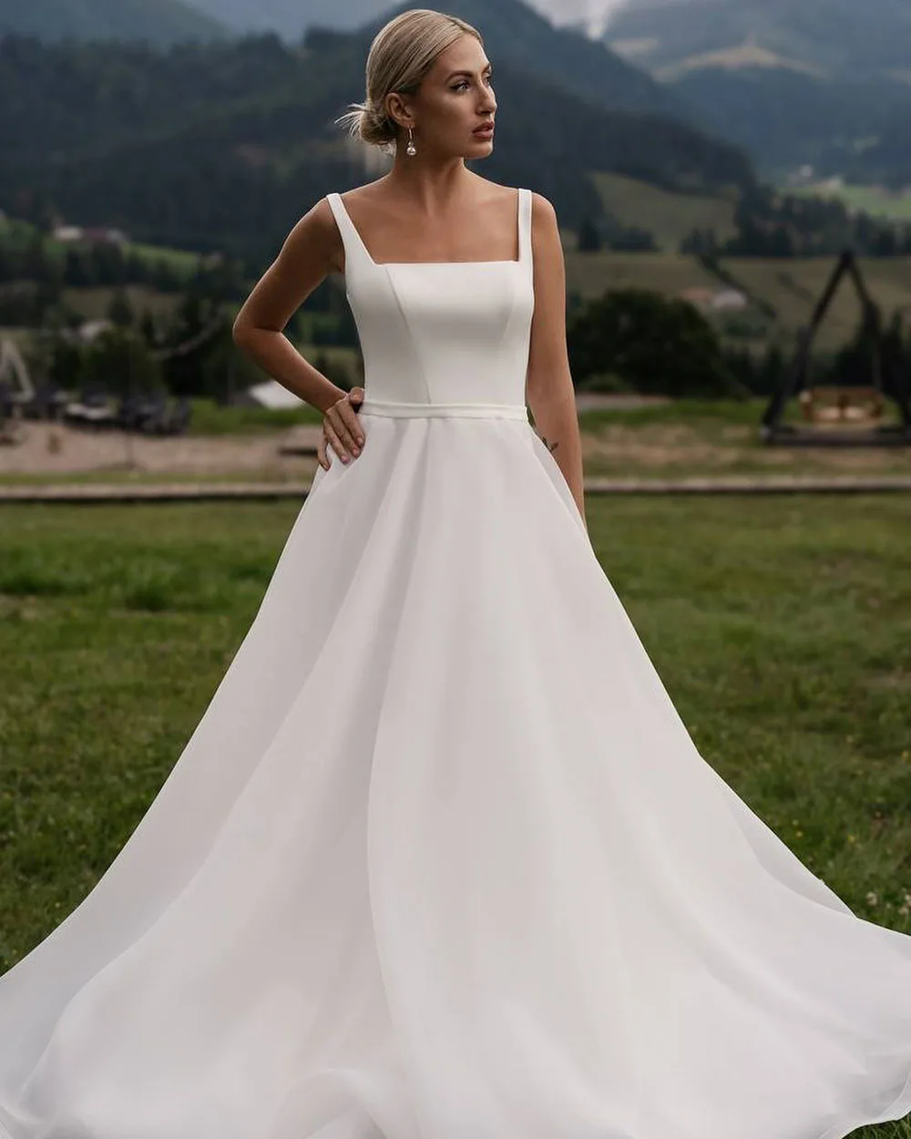 Abito da sposa elegante per donna 2025 A-Line senza spalline aperto sul retro Abito da sposa civile su misura Abito da cerimonia nuziale