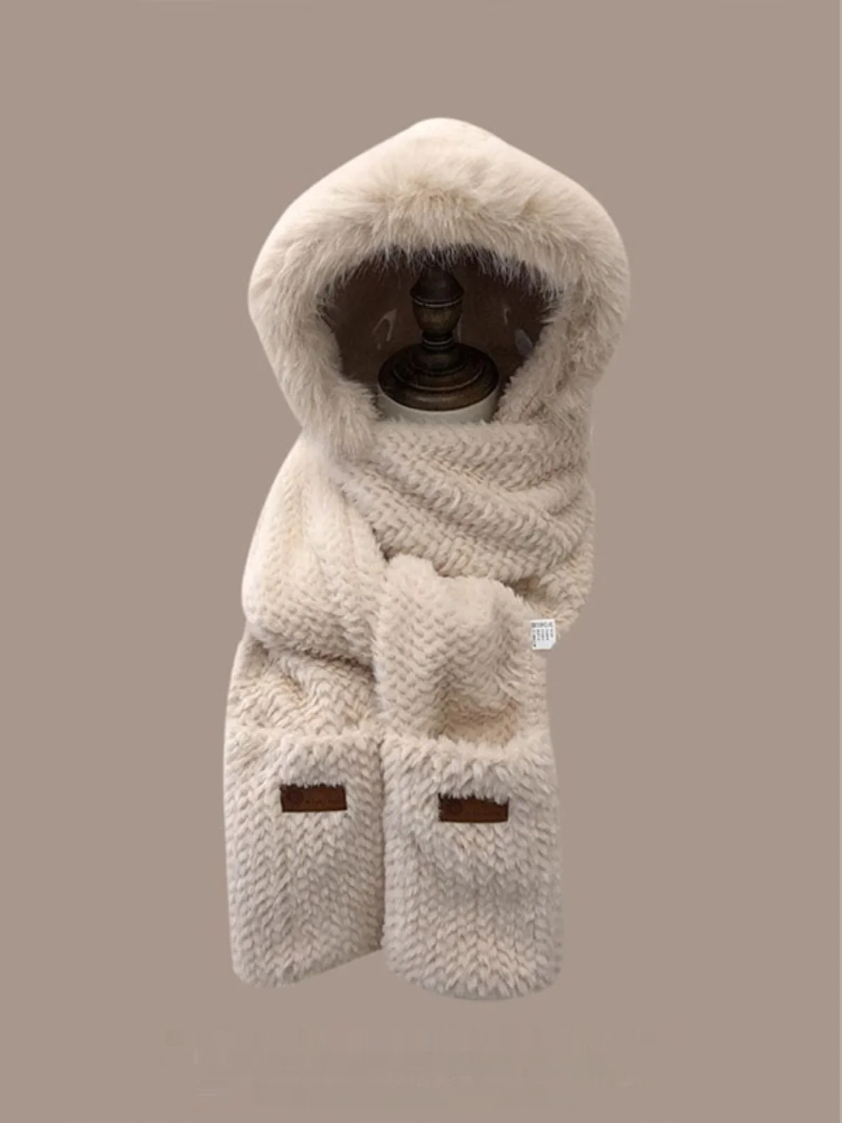 厚みのあるふわふわスカーフ手袋一体型帽子女性の冬の暖かさ防寒3点セットぬいぐるみスカーフネックウォーマー帽子