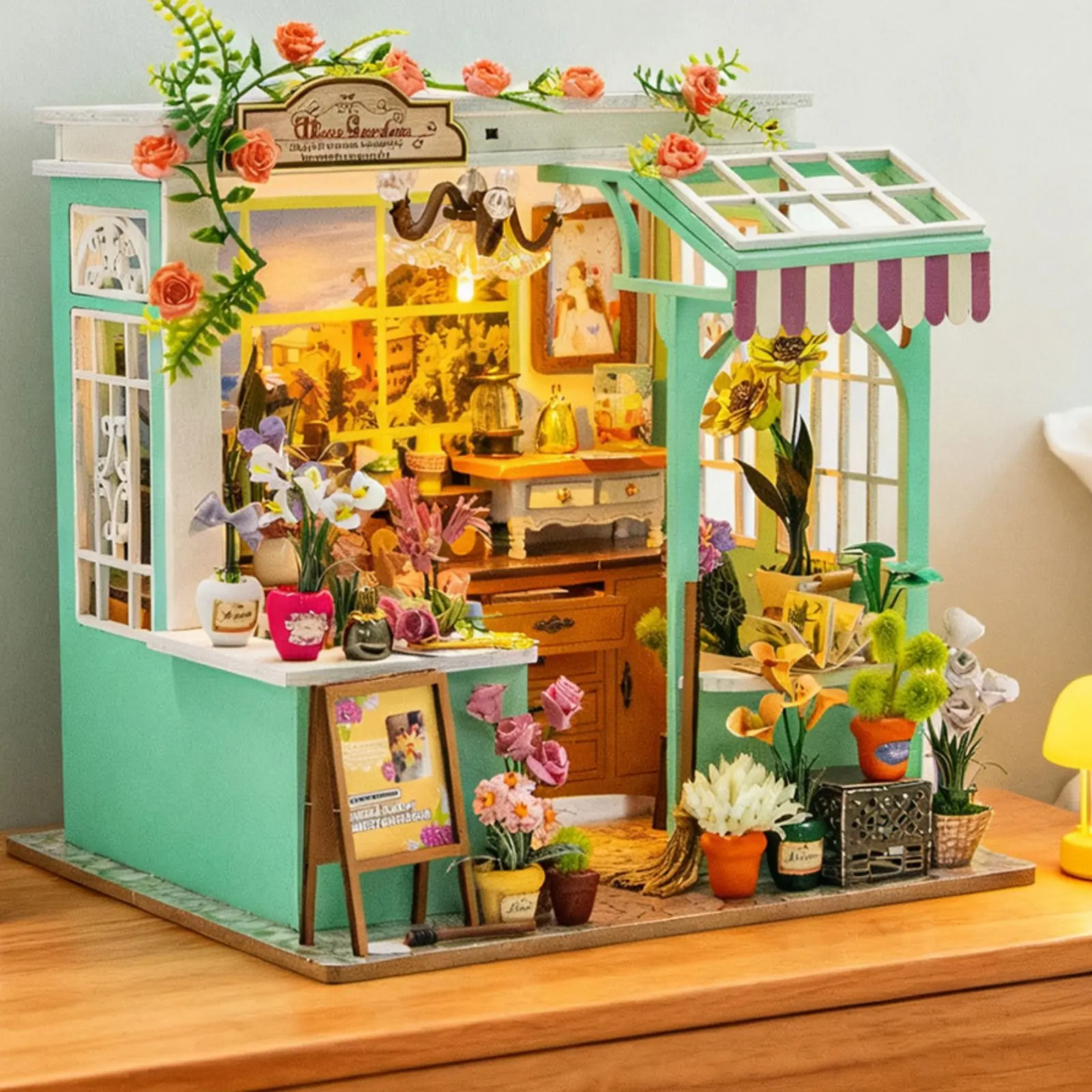 

Набор для самостоятельной сборки: Детализированный деревянный миниатюрный кукольный домик-бутик в стиле ботанической тематики, с индивидуальной сборкой комнат, в коробке, сложная модель