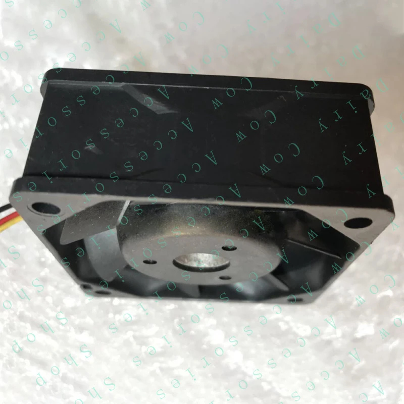 

Вентилятор охлаждения PP+0.47A 12V 6025 60*60*25 мм, 3-проводной, для 109R0612J411