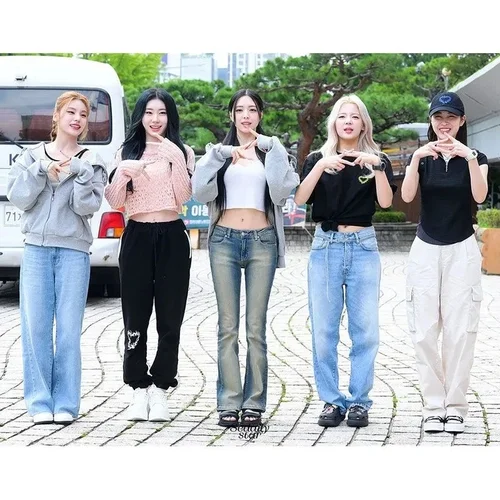 Imagen 2 del producto Sudaderas con capucha y cremallera para hombre y mujer, chaquetas con capucha, sudaderas de línea polar, ropa para fanáticos de KPOP, Itzy Y2K, otoño e invierno