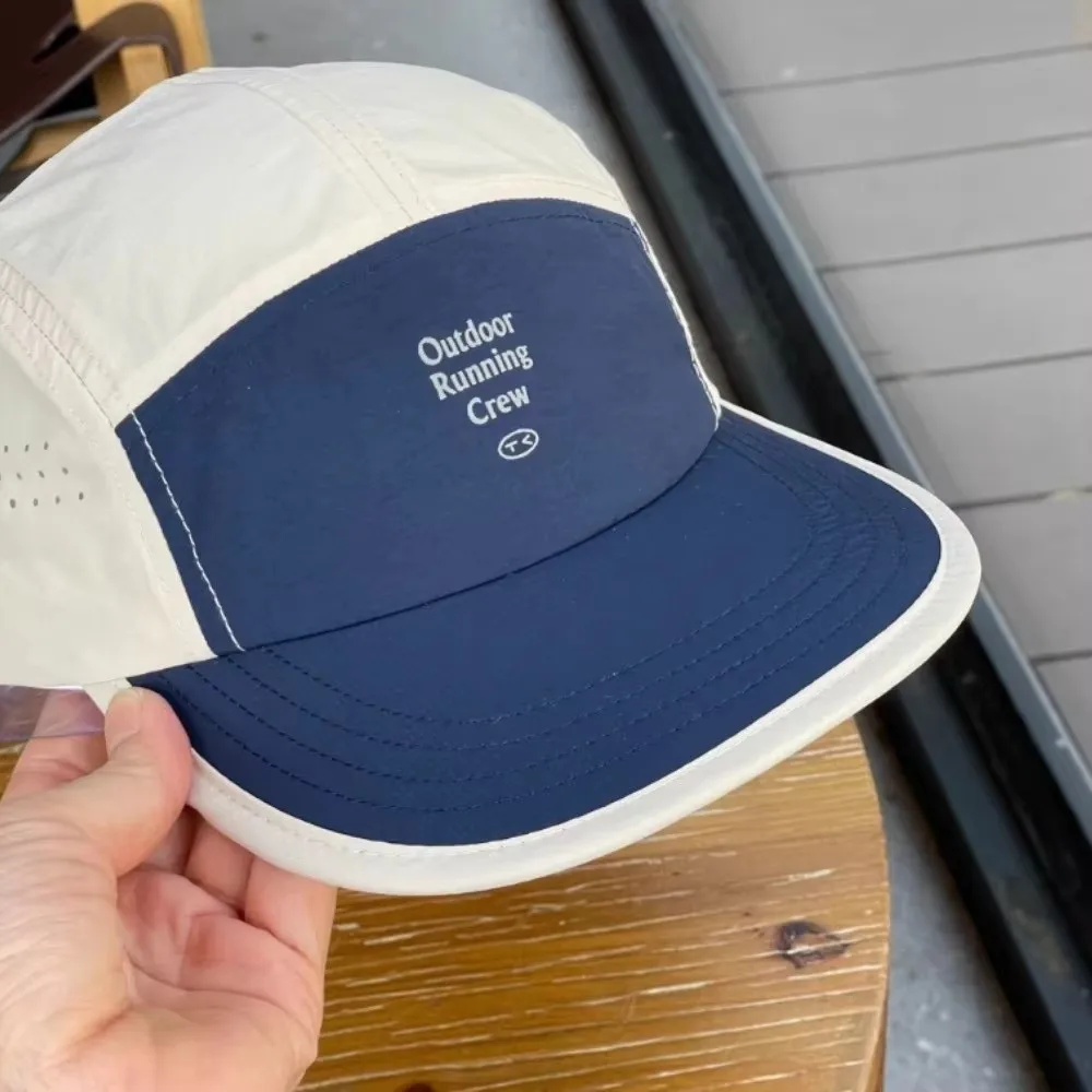 Neue, farblich abgesetzte, schnelltrocknende Baseballkappen, atmungsaktive Sportkappen mit flachem Schirm, leichte Baumwoll-Laufkappen, Freizeitkappen. – Detail 3