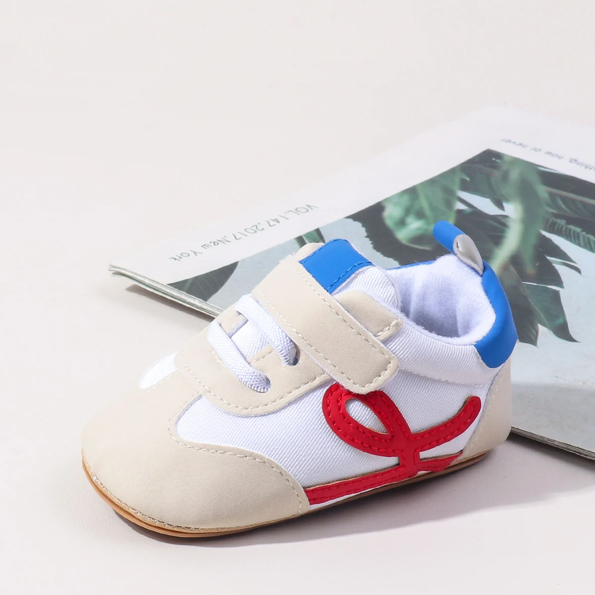 

Весенне-осенняя обувь для первых прогулок для малышей для мальчиков и девочек с модным дизайном, высококачественная искусственная кожа и мягкая подошва TPR