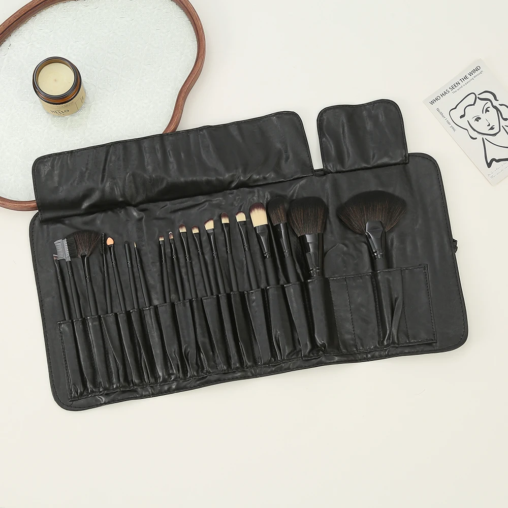 

This Full - Sized Makeup Brush Set, Packed In A Handy Case, Offers Diverse Tools For Perfect Makeup Looks Anytime, Anywhere.
