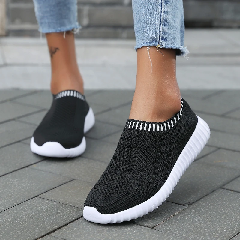 Women's Ultra Light Oversized Running Shoes, Fashionable Fly Woven Breathable Sports Sneakers