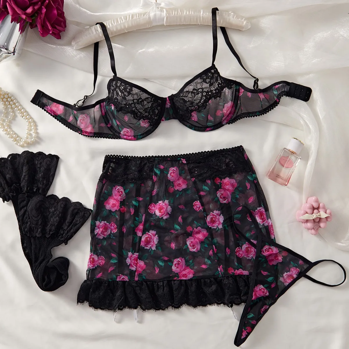 

2025 new European and American new sexy underwear women's sexy hot nightgown suspender perspective loungewear four-piece set