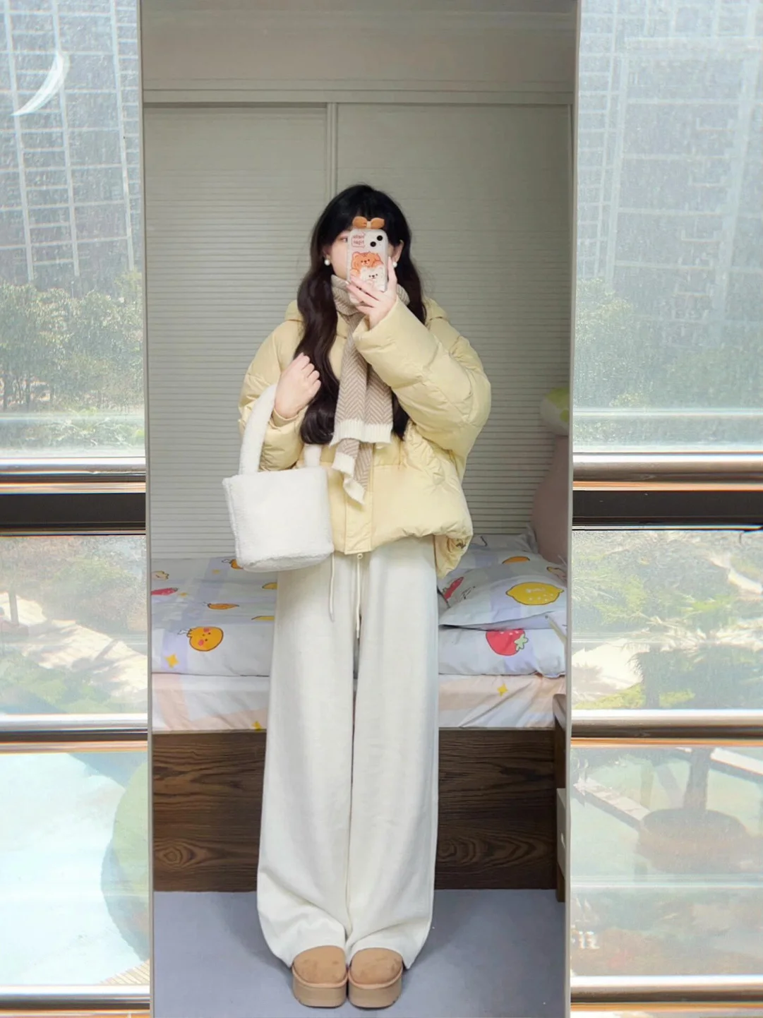 

Модная утепленная желтая хлопковая куртка женская зимняя новая модель теплая с капюшоном на молнии с длинными рукавами в корейском стиле