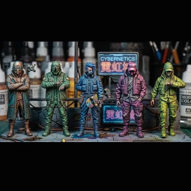 64 Scale Cyberpunk Style 5-Piece Miniature Figure Set, Unpainted White Model Kit for Diorama & Scene Decoration