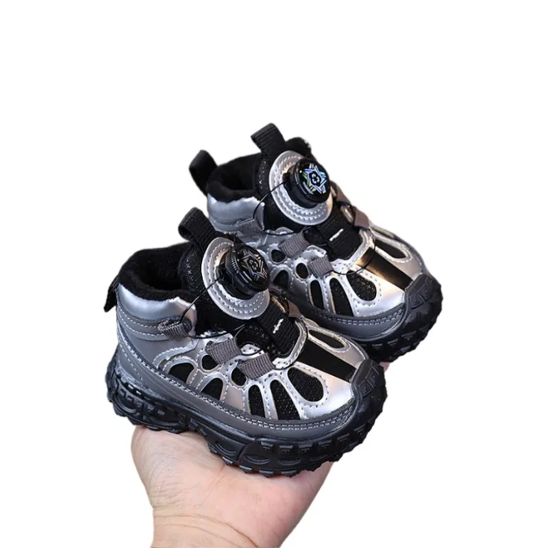 

Новые зимние детские прогулочные туфли, теплая обувь для папы, спортивная обувь для мальчиков, повседневные кроссовки с кожаной поверхностью и вращающейся пряжкой для девочек 16-26